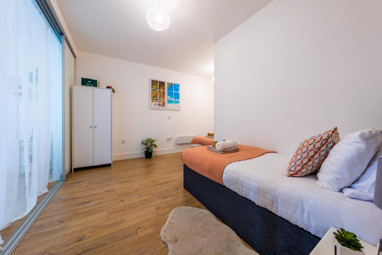 Mission Wave - Venture Apartment Staines-upon-Thames Luaran gambar
